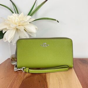 NWT Coach‎ Long Zip Around Wallet